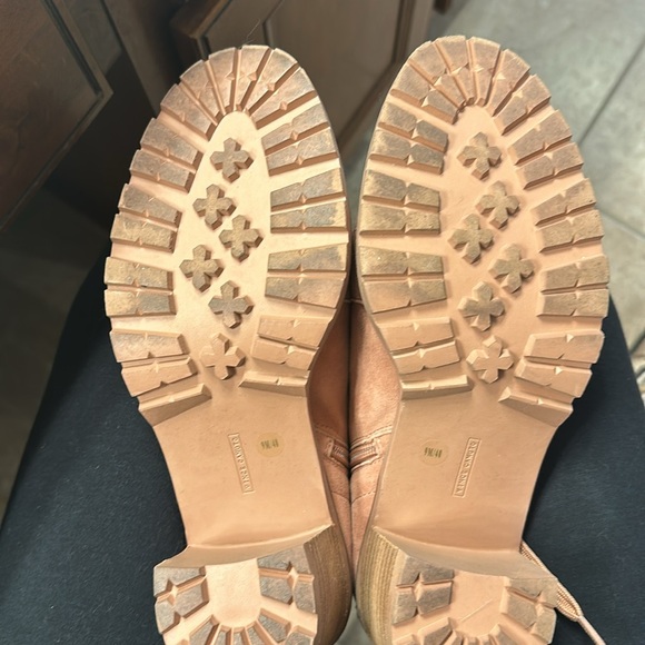 Vince Camuto, pink suede leather combat boot size 9 - Picture 5 of 5